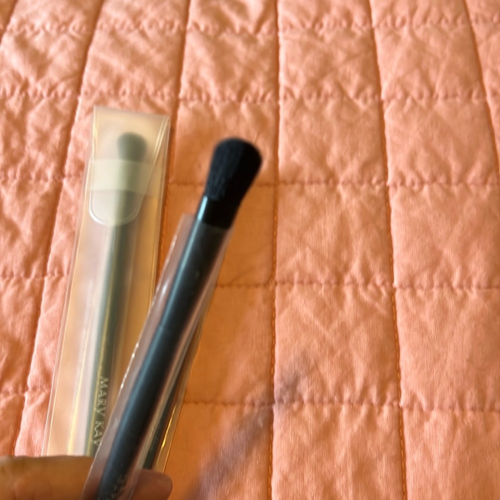 Mary Kay all-over eyeshadow brush new never used, original packaging